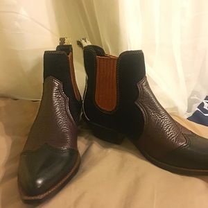 Authentic COACH *Rare* multi- toned Chelsea boots